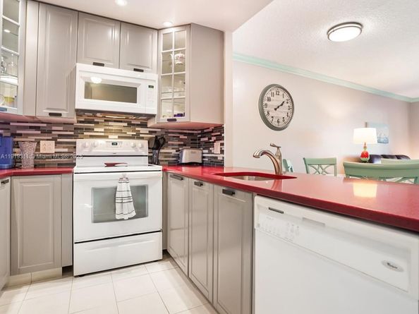 4705 NW 35th St 616, Lauderdale Lakes FL 33319