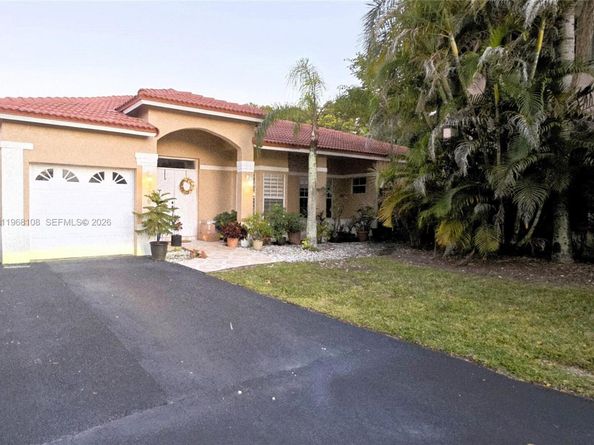 5769 NW 99th Ave, Doral FL 33178