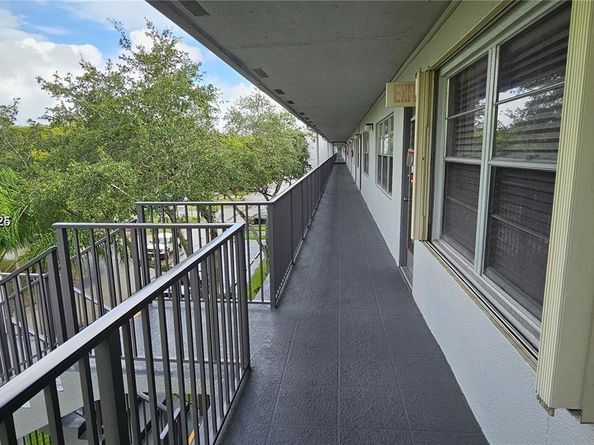 251 SW 132 Way 417H, Pembroke Pines FL 33027