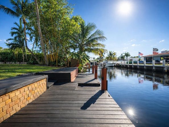 2413 Nassau Ln, Fort Lauderdale FL 33312