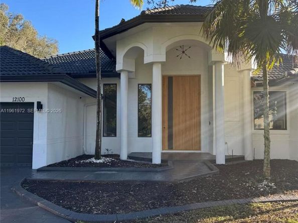 12100 NW 21st Ct, Plantation FL 33323
