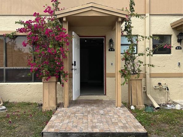 3370 Beau Rivage Dr B8, Pompano Beach FL 33064