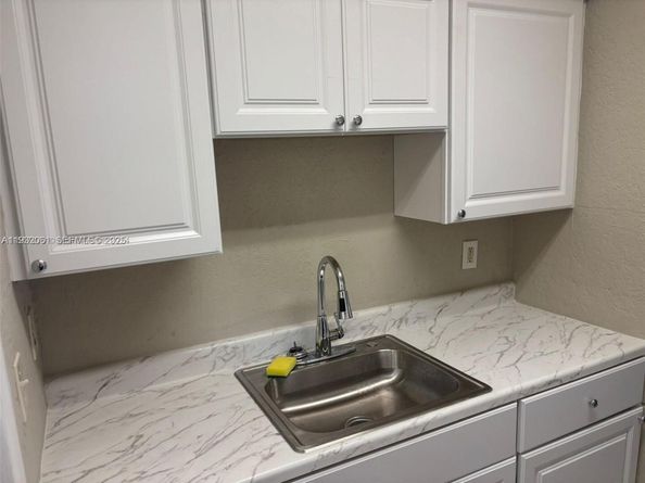 2750 Pierce St 3, Hollywood FL 33020