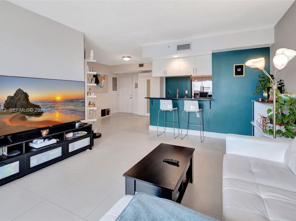 275 NE 18th St PH09, Miami FL 33132