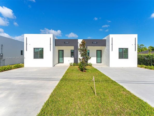 12383 SW 220 St, Miami FL 33170