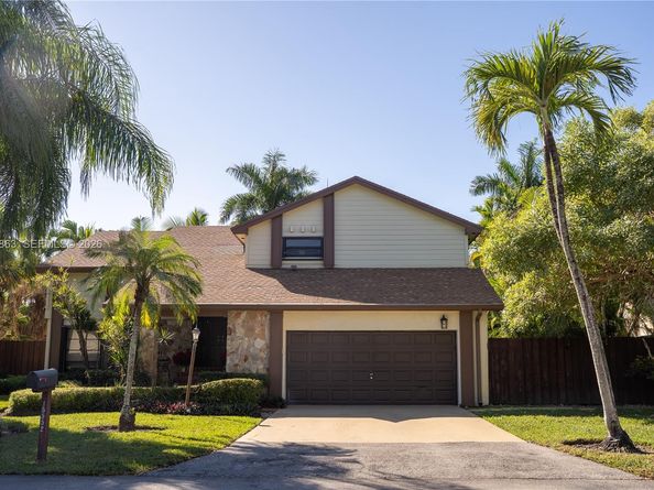 15552 SW 48th St, Miami FL 33185