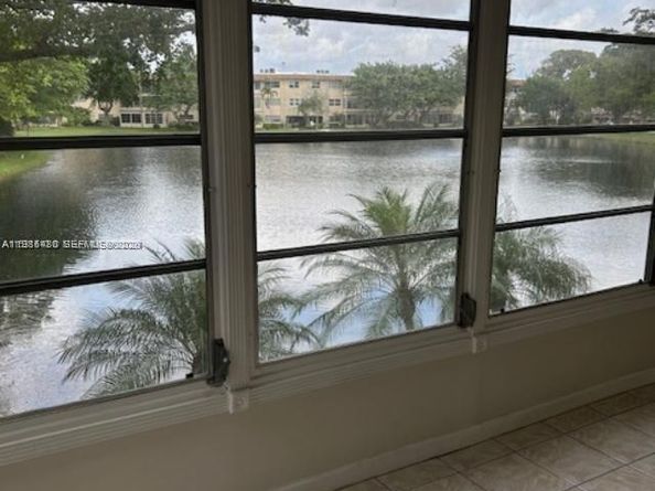 5103 NW 35th St 503, Lauderdale Lakes FL 33319