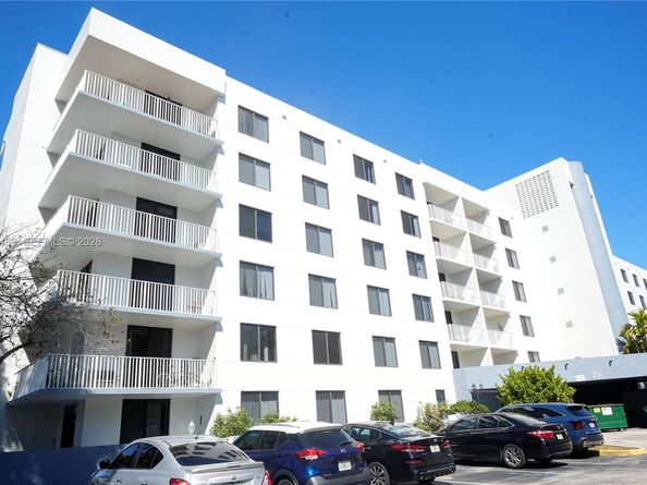 901 Hillcrest Dr 504, Hollywood FL 33021