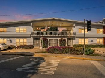 8080 Tatum Waterway Dr