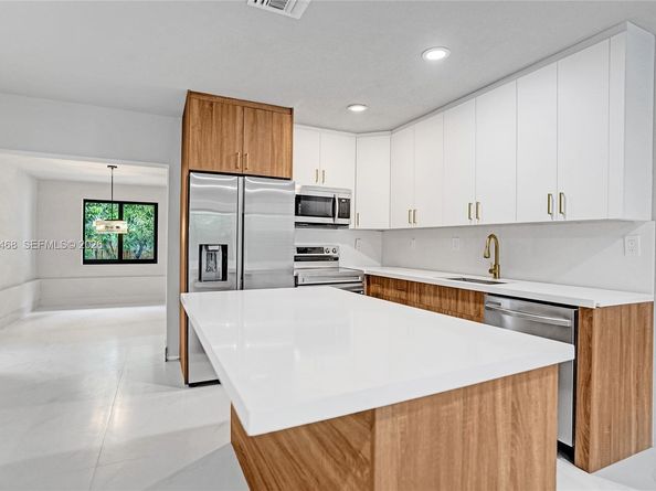 3171 Jackson Blvd, Fort Lauderdale FL 33312