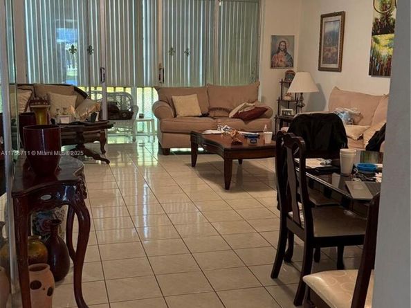 18555 NE 14th Ave 502B, Miami FL 33179