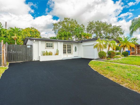 6321 Farragut St, Hollywood FL 33024