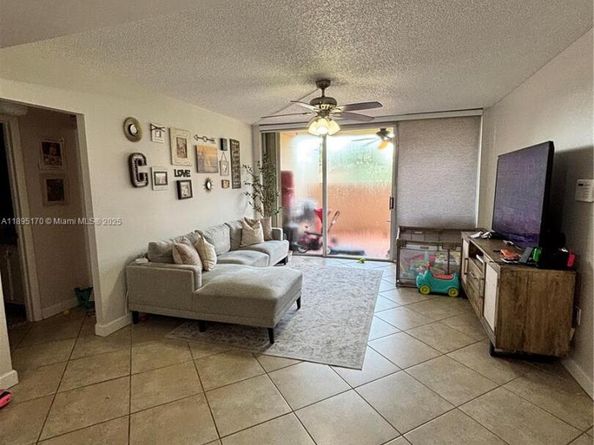 10425 SW 112th Ave 113, Miami FL 33176