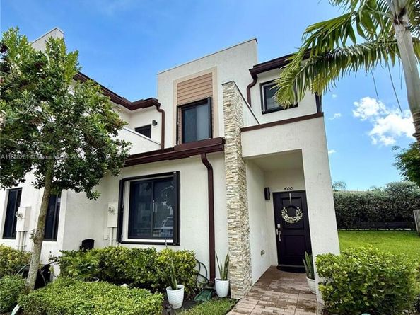400 NE 208th Ter 400, Miami FL 33179