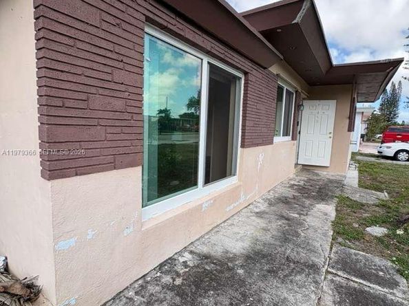 5631 Branch St, Hollywood FL 33021