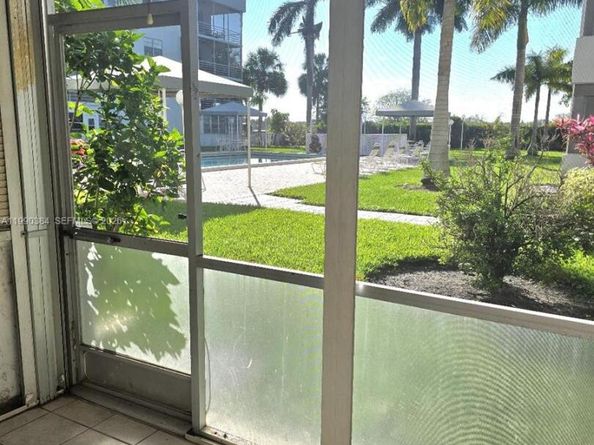 2998 E Sunrise Lakes Dr 111, Sunrise FL 33322