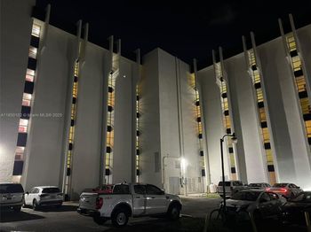 9682 Fontainebleau Blvd