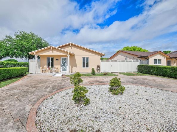 4218 SW 138th Ct, Miami FL 33175