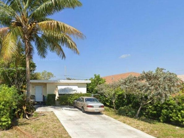 240 NW 8th Ave, Delray Beach FL 33444