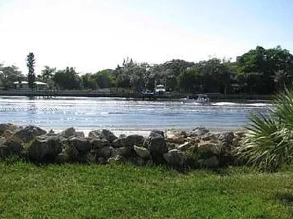 2101 Marina Isle Way 104, Jupiter FL 33477