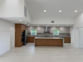 7917 Chula Vista Cres