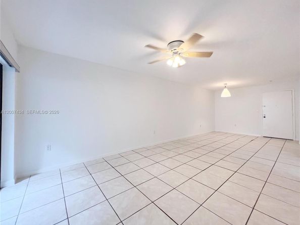 8287 SW 128th St 205, Pinecrest FL 33156