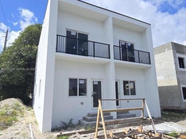 394 NE 174th St, North Miami Beach FL 33162