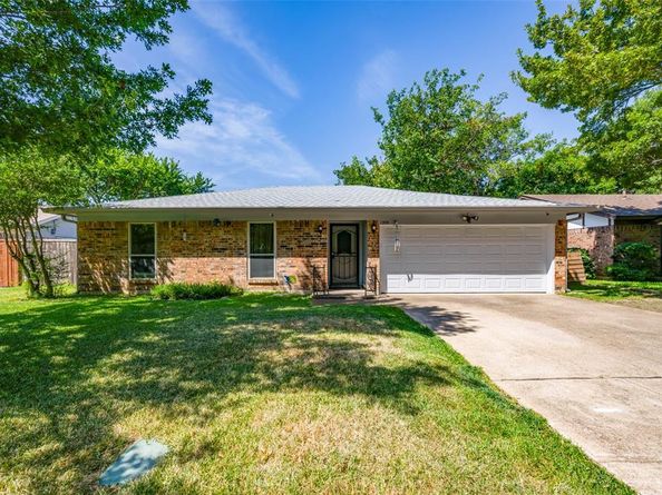 1304  Midbury Court , Arlington Texas 76015