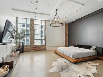 1122  Jackson Street 