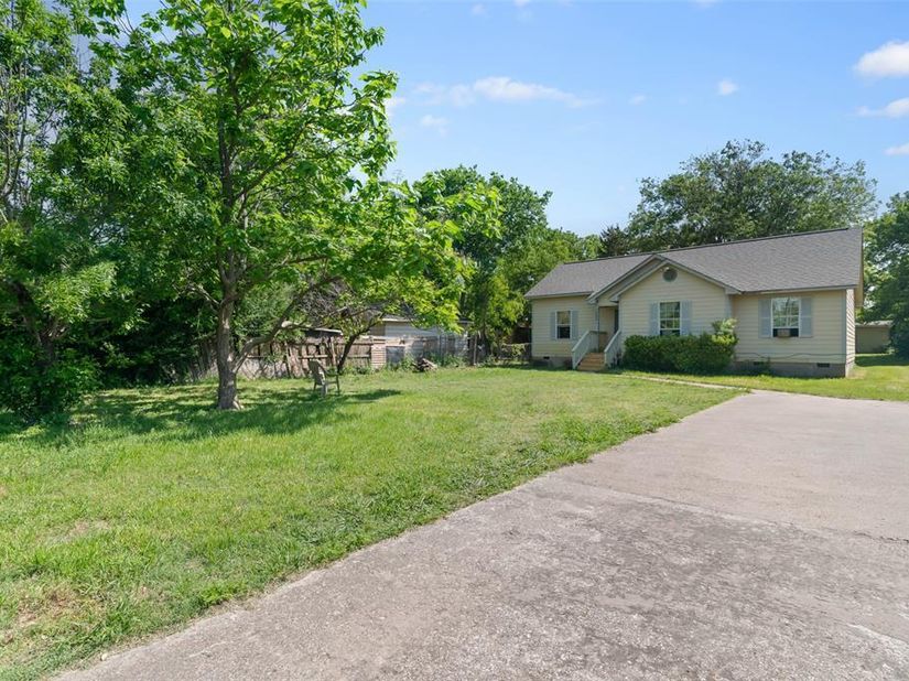 5344  Larimore Lane , Dallas Texas 75236