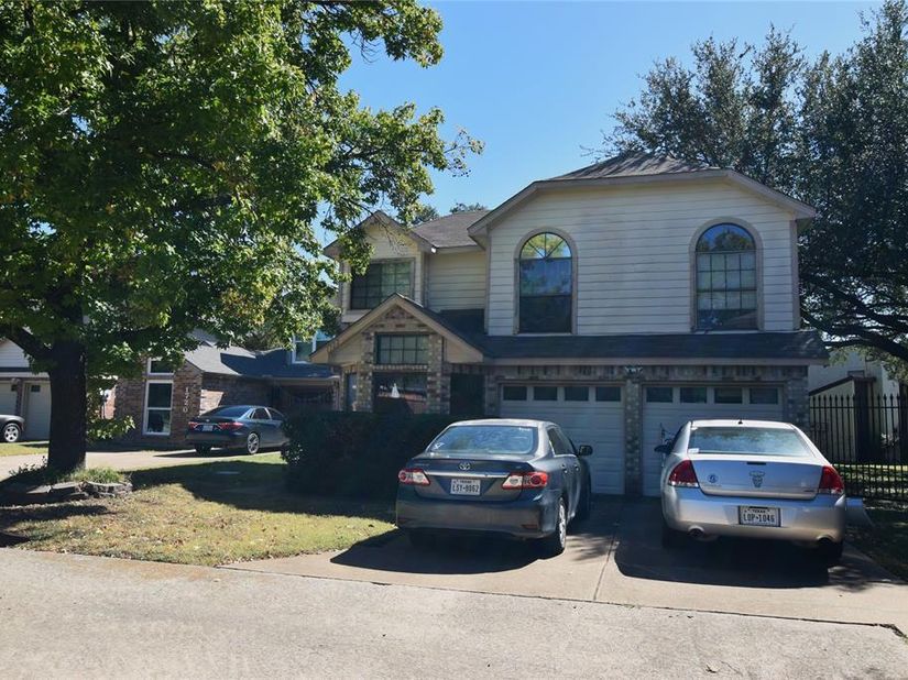 1722  Twin Court Place , Garland Texas 75044