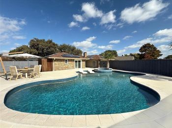 1912 E Branch Hollow Drive 