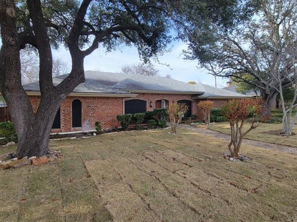 1333  Thunderbrook Drive , DeSoto Texas 75115