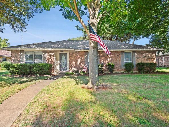 410  Daniel Lane , Cedar Hill Texas 75104