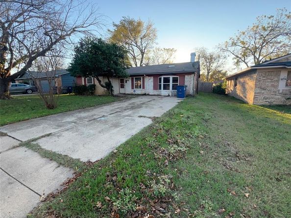 2421  Suffolk Lane , Lancaster Texas 75134