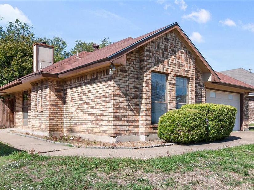 5606  Congressional Drive , Arlington Texas 76018