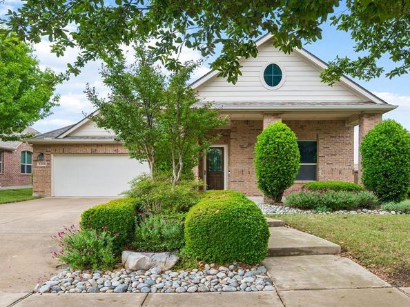 1208  Isabella Lane , Savannah Texas 76227