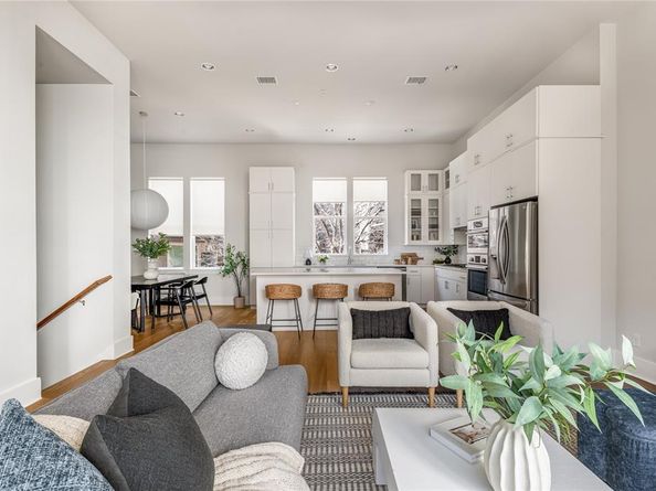 381 E Greenbriar Lane  401, Dallas Texas 75203