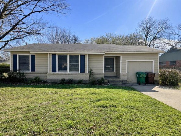 809  Crescent Street , Denton Texas 76201