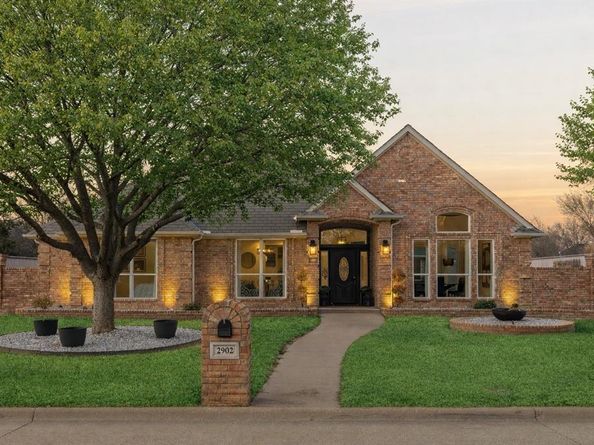2902  SUMMERTREE Lane , Colleyville Texas 76034