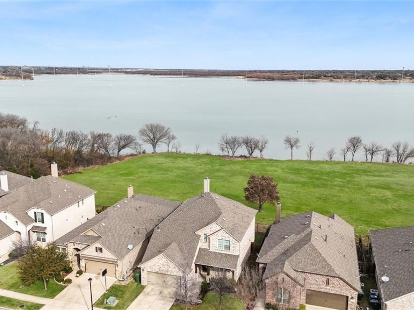 1921  Lake Front Trail , Garland Texas 75043