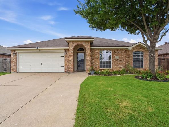 924  Crowder Drive , Crowley Texas 76036