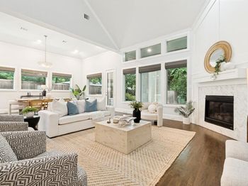 3932  Frontier Lane 