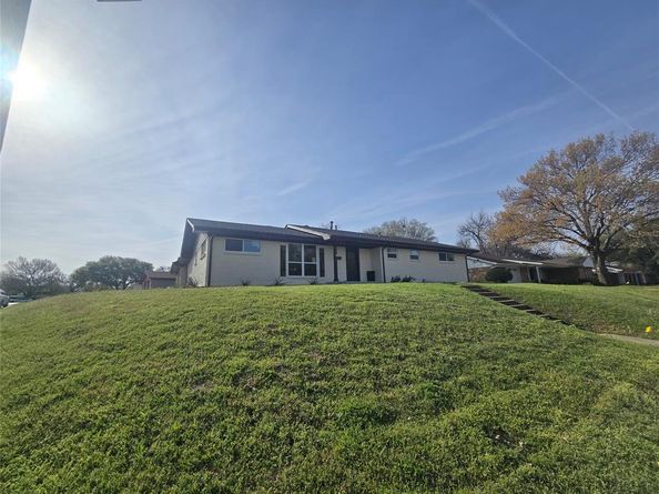 5801  Wedgworth Road , Fort Worth Texas 76133