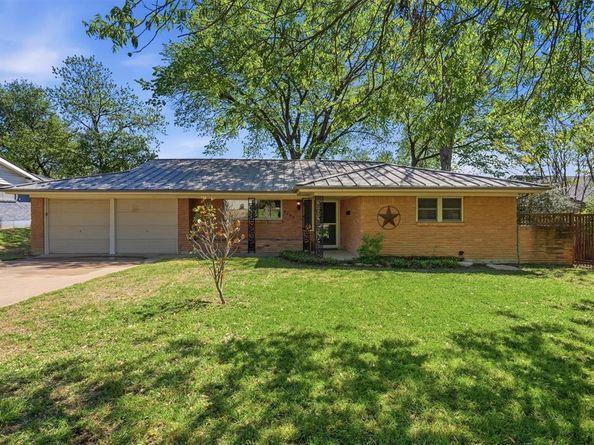 4105  Springbranch Drive , Benbrook Texas 76116