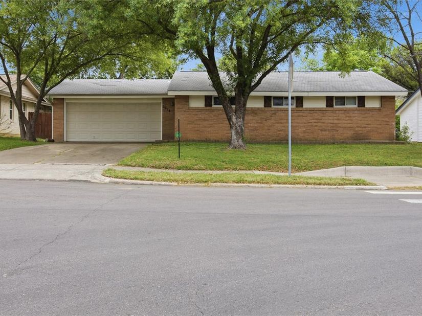 3614  Windsor Street , Irving Texas 75062