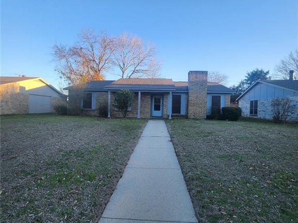 1310  Oakbluff Drive , Lancaster Texas 75146