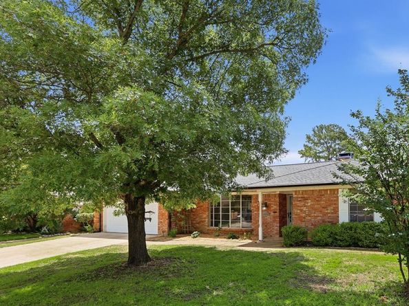 4314  Steeplechase Trail , Arlington Texas 76016