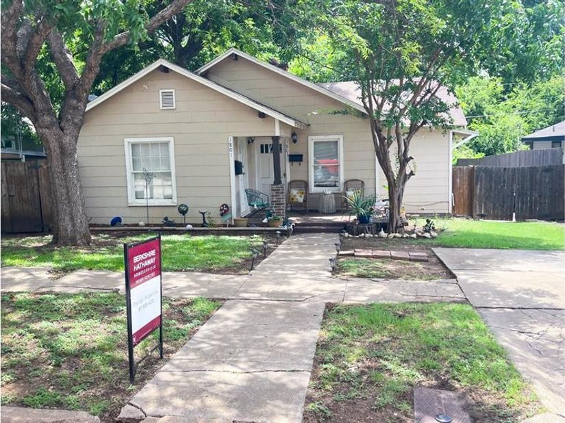 1801  Belle Place , Fort Worth Texas 76107