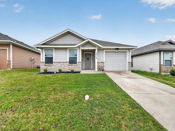 1816  Wickham Drive , Burleson Texas 76028